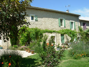 The farmhouse - 17th century built from Gordes white stone.
