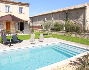 View of the garden and swimming pool.