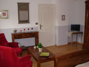 Biking Vacation in Provence, France - Room Cabrières at the B&B - Sitting and TV area.